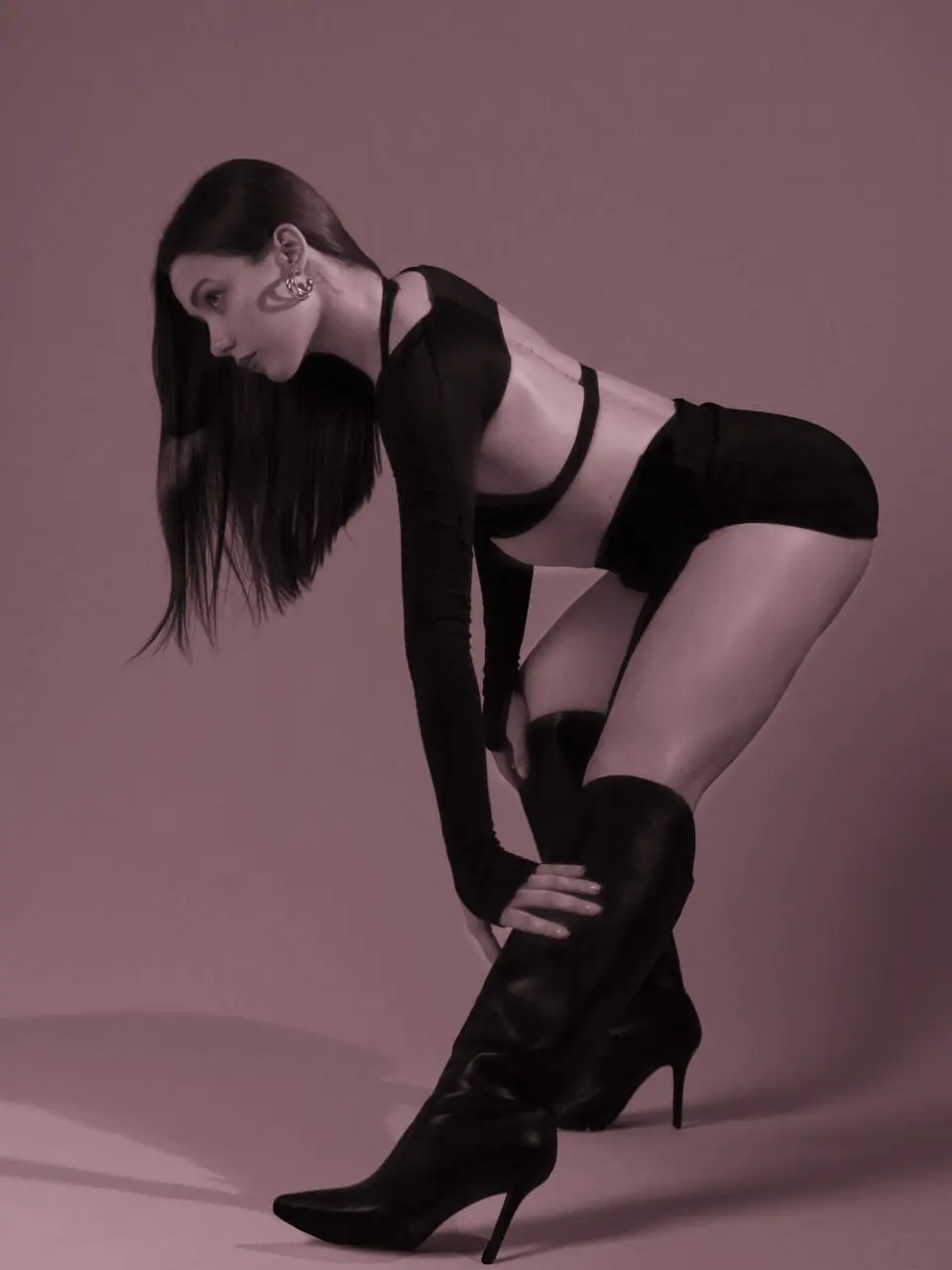 High heels: работа стопы в ботфортах на шпильке